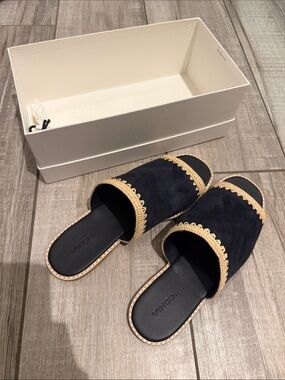 New 9.5 Vince Suede Padmore Sandal in Coastal